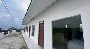 RedDoorz Syariah at Jalan Dieng 4 - Image 5