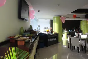 Bonnet Hotel Surabaya - Image 2