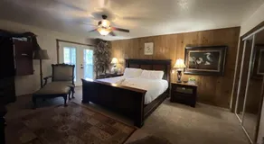 C24 - Lake view three bedroom, three bath Harbor North luxury cottage with private hot tub overlooking Lake Ouachita - Image 2