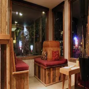 968 Park Hotel - Image 2