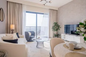Nasma Luxury Stays - Elegant Condo With City Views And Dubai Skyline - Image 2