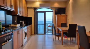 Blue Haven Seafront Studio - Image 3
