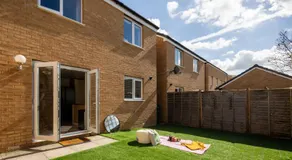Cozy Glam Patchway Garden House Sleep 9 Mid-Long Term Welcome - Image 3
