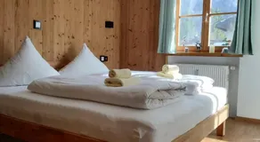 Merveilleux appartement adapté aux familles avec jardin et piscine | Vue montagne - Image 2