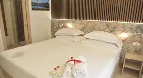 Hotel Floris - Image 2