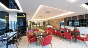 Geoje Artnouveau Suite Hotel - Image 3