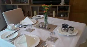 Boutique Country House Aldergrove - Image 4