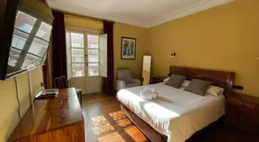 Hostal Esmeralda - Image 2