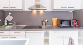 Arbeitsplatz, Tiefgaragenstellplatz, 4k TV Netflix - Image 3