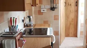 Welcoming cottage in Chichester near City Centre - Image 3