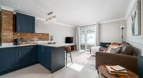 2 Bed Flat in Woking Central - Image 3