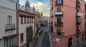 Plaza Nueva Deluxe Suite by Valcambre - Image 3
