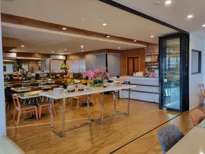 Crystal Jade Hotel - Image 5