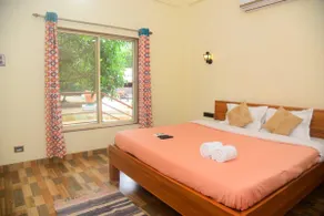 YK's Villa -7bhk with conference hall & pool - Image 5
