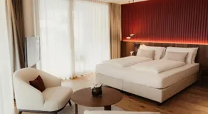 The Oswald Grand Hotel - Image 2
