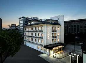 Atour Light Hotel Yangzhou Dongguan Street He Garden - Image 3