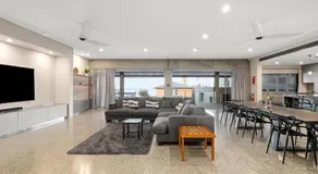 Striking Luxury Home with Garden & BBQ - Image 3