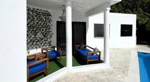 Villa DMM con piscina, jacuzzi y gran área verde en Punta Cana - Image 4