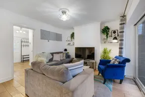 Modern 4 Bedroom House with Garden in Feltham - Image 2