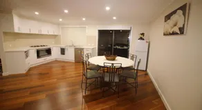 Silver House - Melbourne Airport Accommodation - 7 Minutes from Melbourne Airport - Image 3