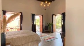 Palacio De Las Rosas - Image 2