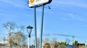 Best Budget Inn - Image 5