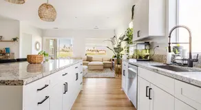 Perfect 3-Bedroom House with Golf & Sunset Views! - Image 3
