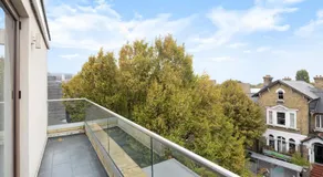 Charming One-Bedroom Retreat in Kingston KT2, London - Image 4