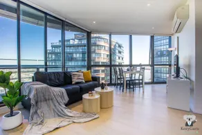 KOZYGURU DOCKLANDS HIGH LEVEL WATERVIEW 1BED POOL VDO883-2009 - Image 4