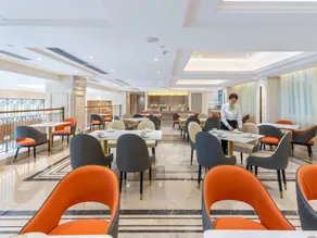 Vienna Hotel Chaozhou River View - Image 4
