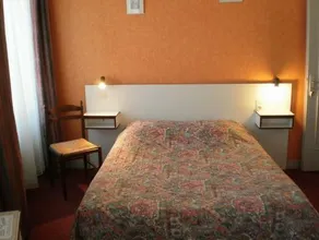 Hôtel De La Gare Montluçon - Image 2