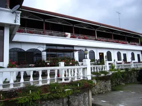 Strawberry Garden Hotel - Image 5