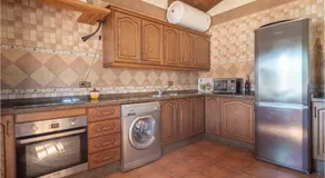 Stunning Home In Almachar - Image 4