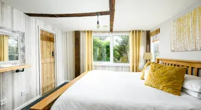 The West Barn near Bath, sleeps 24 and 2 hot tubs - Image 2
