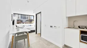 Arthur Hotel Bondi Junction no reception and house keeping no sofa bed - Image 2