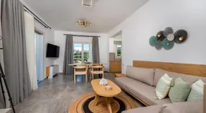 Aronia Glow Villa - Image 2