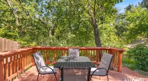 Spacious ATX Apt with Private Deck and All Essentials - Image 3