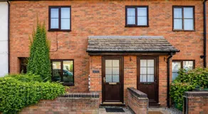 Elegant Flat 2 Min Walk to Watford Junction - Image 5