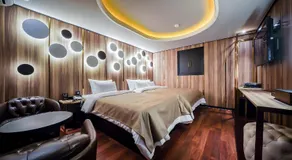 THE GRAY HOTEL - Image 4