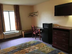 Executive Inn Pine Bluff - Image 5