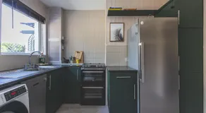 Spacious 3BR Home Huge Garden Free Parking - Image 5