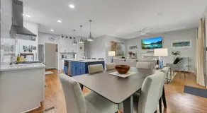 Cozy home w fireplace & patio World Cup Ready - Image 3