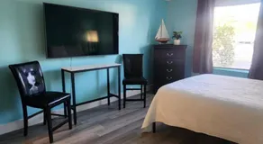 Beach, Boat, and shopping -- Studio Apartment - Image 2