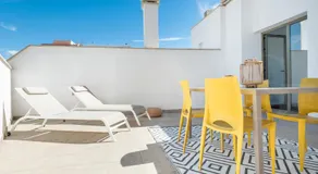 Modern apartment with private terrace by REMS - Image 4
