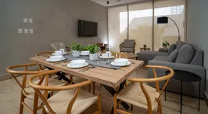 Villa con diseño moderno y alberca privada - Image 4