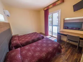 Hotel Golden Sand - Image 2
