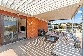 Cheerful House at Redhead - Beaches, BBQ - Image 4
