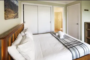 Caribou 3 - Modern & spacious with views over Lake Jindabyne - Image 5