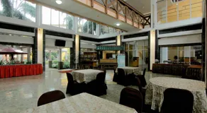 University Hotel Yogyakarta - Image 3