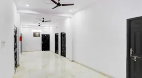Collection O Lucknow Samudayik Community Center - Image 4